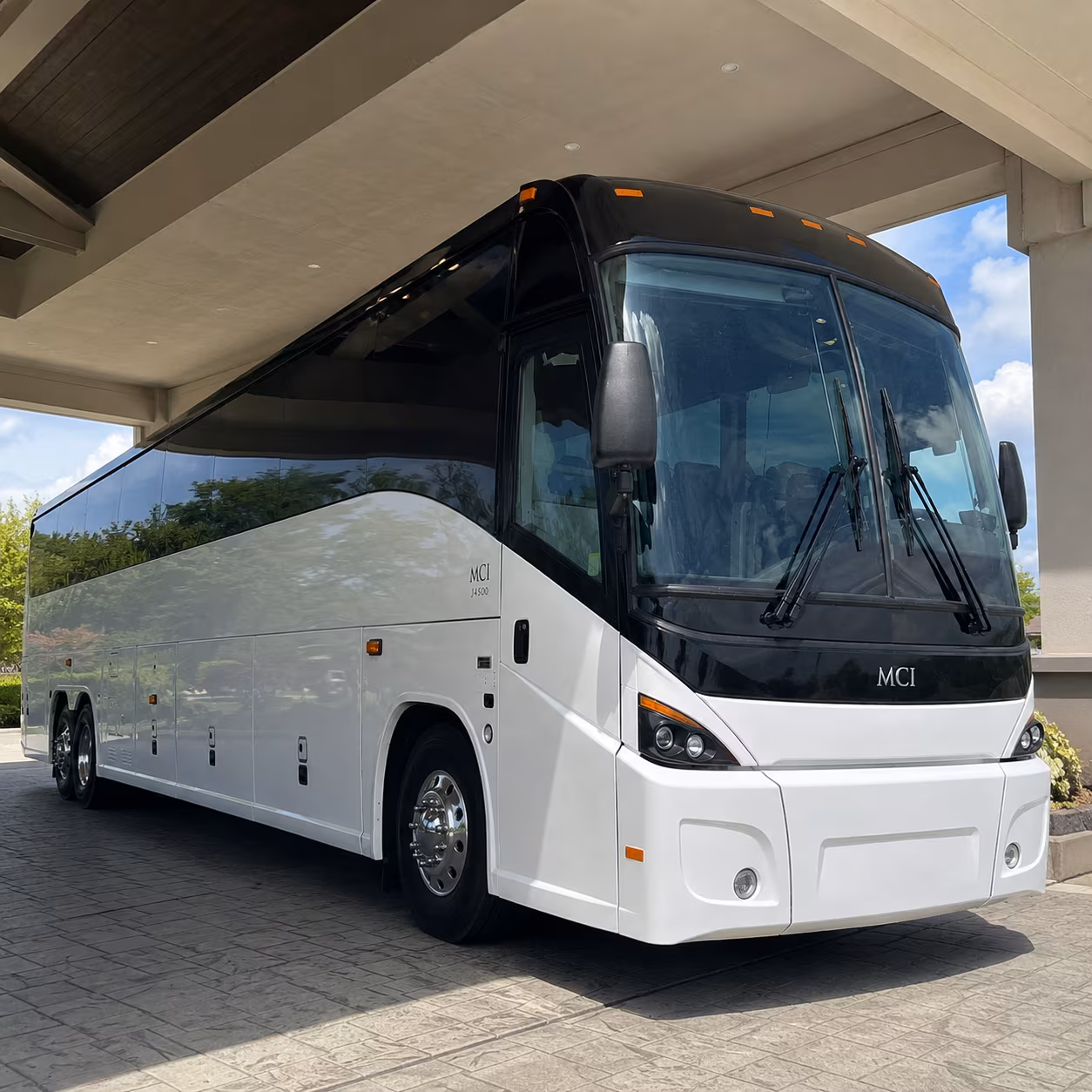 shuttle buses for goodfellow air force base contractors and civilian staff